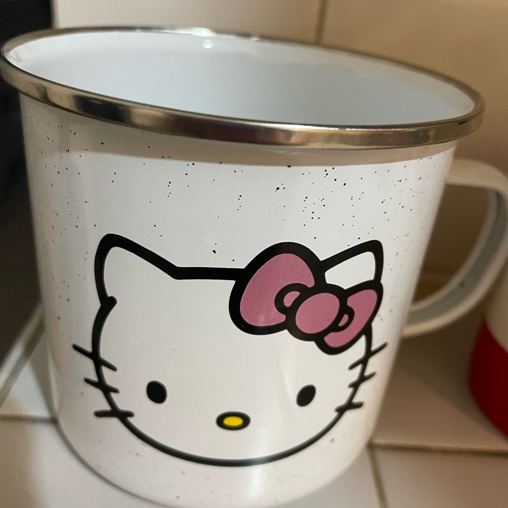 Hello Kitty Mug Bundle - Picture 2 of 10